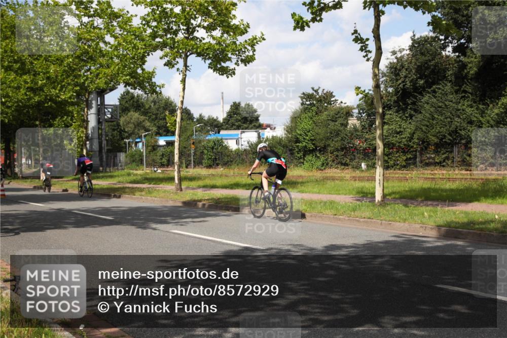 10.08.2025 - GEWOBA Citytriathlon Bremen Yannick Fuchs http://msf.ph/oto/8572929 10.08.2025 12:57:06 Radfahren 559, 672, 723, 730, 755, 758, 830, 849, 879, 913, 940, 969, 1003, 1014 meine-sportfotos.de
