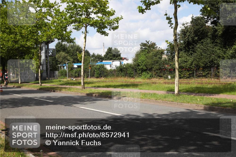 10.08.2025 - GEWOBA Citytriathlon Bremen Yannick Fuchs http://msf.ph/oto/8572941 10.08.2025 12:57:09 Radfahren 559, 672, 723, 730, 755, 758, 830, 849, 879, 913, 940, 969, 1003 meine-sportfotos.de
