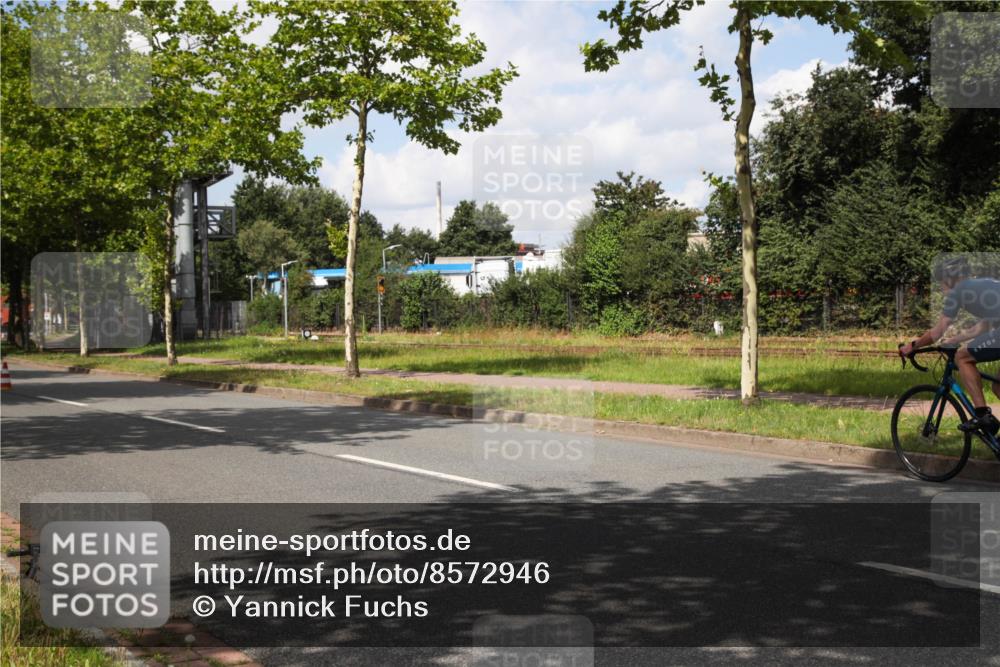 10.08.2025 - GEWOBA Citytriathlon Bremen Yannick Fuchs http://msf.ph/oto/8572946 10.08.2025 12:57:12 Radfahren 559, 572, 672, 723, 730, 758, 849, 879, 900, 913, 940, 969, 1003 meine-sportfotos.de