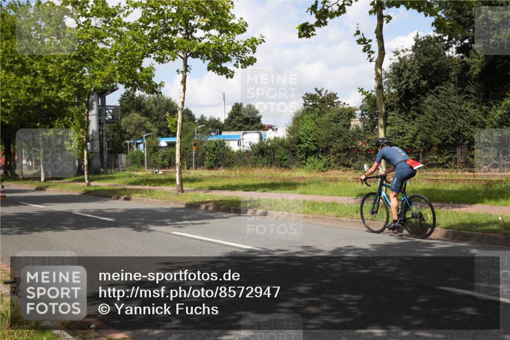 10.08.2025 - GEWOBA Citytriathlon Bremen Yannick Fuchs http://msf.ph/oto/8572947 10.08.2025 12:57:13 Radfahren 559, 572, 723, 730, 758, 849, 879, 900, 940, 969, 1003 meine-sportfotos.de
