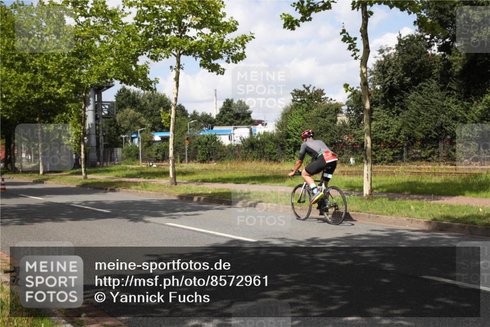 10.08.2025 - GEWOBA Citytriathlon Bremen Yannick Fuchs http://msf.ph/oto/8572961 10.08.2025 12:57:23 Radfahren 572, 690, 720, 730, 758, 849, 892, 900, 940, 969 meine-sportfotos.de