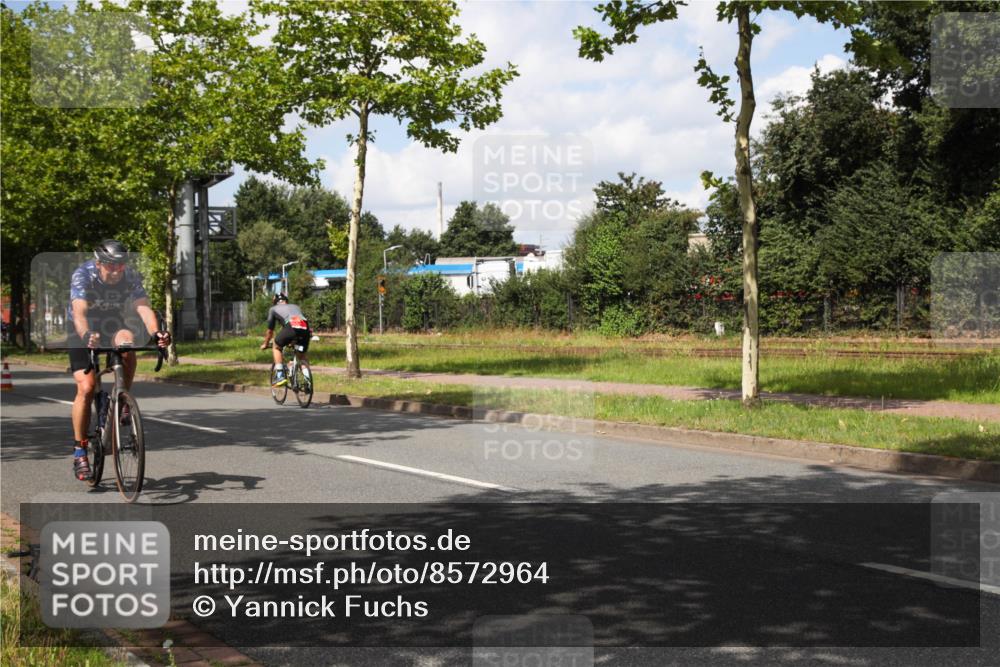 10.08.2025 - GEWOBA Citytriathlon Bremen Yannick Fuchs http://msf.ph/oto/8572964 10.08.2025 12:57:24 Radfahren 572, 690, 720, 758, 849, 892, 900, 940, 969 meine-sportfotos.de