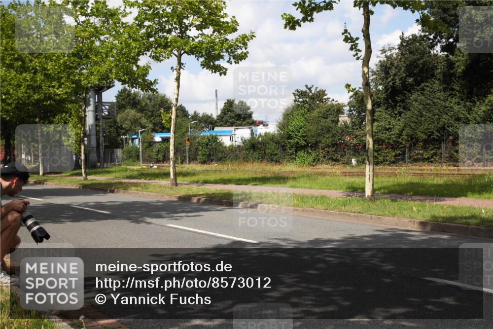 10.08.2025 - GEWOBA Citytriathlon Bremen Yannick Fuchs http://msf.ph/oto/8573012 10.08.2025 12:57:37 Radfahren 690, 720, 825, 853, 869, 892, 900, 1018 meine-sportfotos.de
