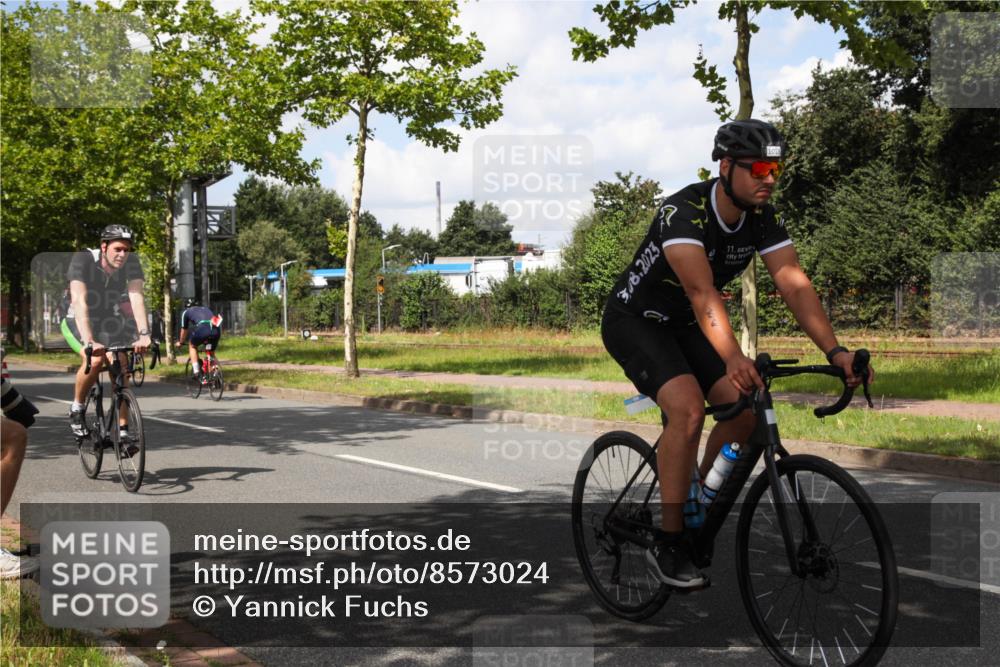 10.08.2025 - GEWOBA Citytriathlon Bremen Yannick Fuchs http://msf.ph/oto/8573024 10.08.2025 12:57:45 Radfahren 650, 660, 690, 825, 853, 869, 1018 meine-sportfotos.de