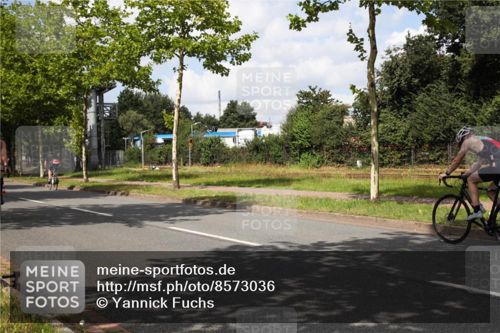 10.08.2025 - GEWOBA Citytriathlon Bremen Yannick Fuchs http://msf.ph/oto/8573036 10.08.2025 12:57:48 Radfahren 650, 660, 671, 825, 853, 869, 1018 meine-sportfotos.de