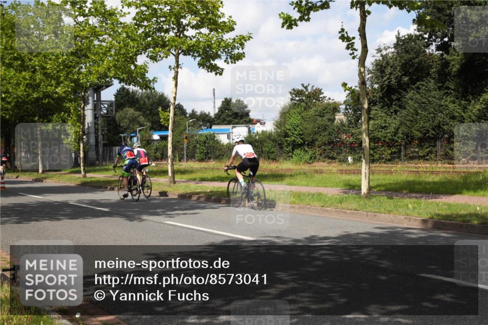 10.08.2025 - GEWOBA Citytriathlon Bremen Yannick Fuchs http://msf.ph/oto/8573041 10.08.2025 12:57:50 Radfahren 650, 660, 671, 825, 853, 869, 920, 1018 meine-sportfotos.de