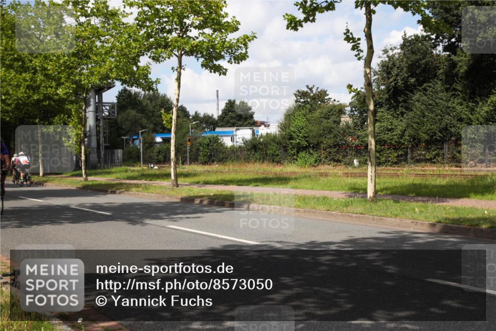10.08.2025 - GEWOBA Citytriathlon Bremen Yannick Fuchs http://msf.ph/oto/8573050 10.08.2025 12:57:52 Radfahren 650, 660, 671, 825, 853, 869, 920, 1018 meine-sportfotos.de
