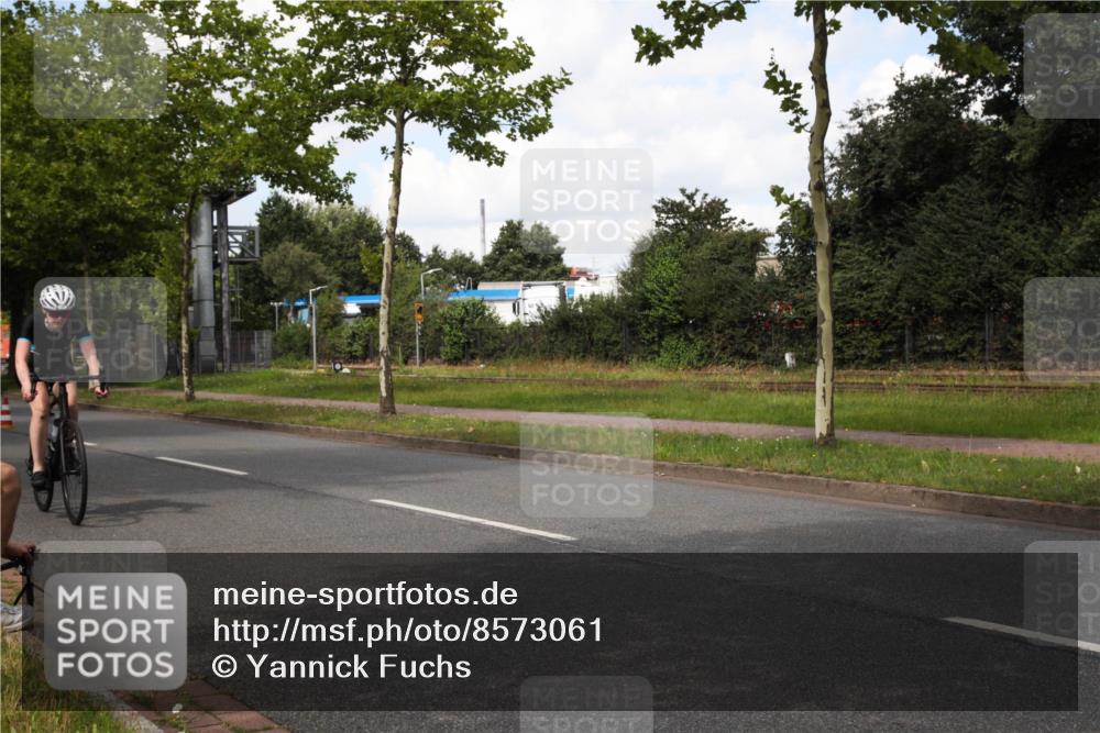 10.08.2025 - GEWOBA Citytriathlon Bremen Yannick Fuchs http://msf.ph/oto/8573061 10.08.2025 12:58:03 Radfahren 650, 660, 671, 813, 920 meine-sportfotos.de