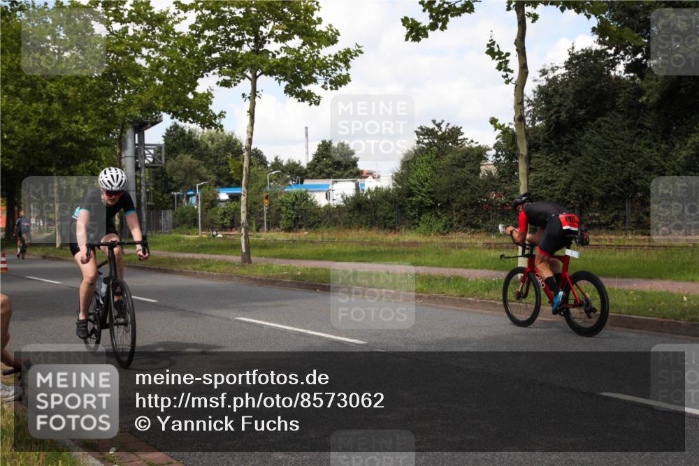 10.08.2025 - GEWOBA Citytriathlon Bremen Yannick Fuchs http://msf.ph/oto/8573062 10.08.2025 12:58:03 Radfahren 650, 660, 671, 813, 920 meine-sportfotos.de