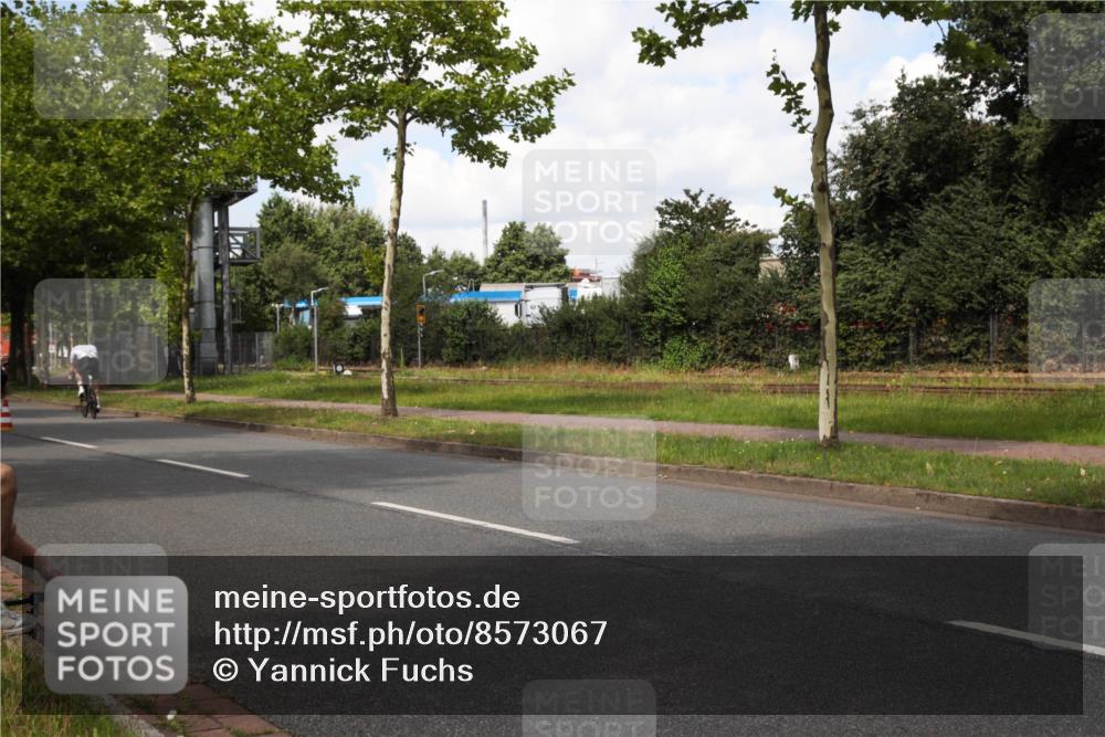 10.08.2025 - GEWOBA Citytriathlon Bremen Yannick Fuchs http://msf.ph/oto/8573067 10.08.2025 12:58:08 Radfahren 619, 650, 660, 671, 813, 920 meine-sportfotos.de
