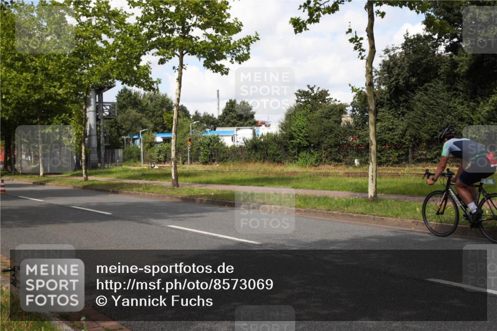 10.08.2025 - GEWOBA Citytriathlon Bremen Yannick Fuchs http://msf.ph/oto/8573069 10.08.2025 12:58:15 Radfahren 619, 726, 813, 920 meine-sportfotos.de