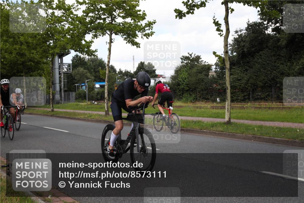 10.08.2025 - GEWOBA Citytriathlon Bremen Yannick Fuchs http://msf.ph/oto/8573111 10.08.2025 12:59:18 Radfahren 596, 606, 611, 709, 710, 846, 899, 975, 978 meine-sportfotos.de