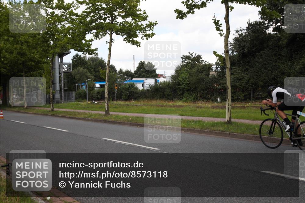 10.08.2025 - GEWOBA Citytriathlon Bremen Yannick Fuchs http://msf.ph/oto/8573118 10.08.2025 12:59:26 Radfahren 606, 611, 709, 710, 846, 899, 975, 978 meine-sportfotos.de