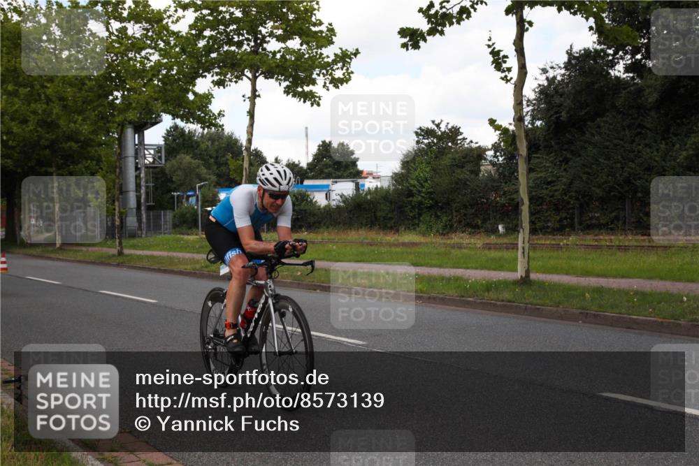 10.08.2025 - GEWOBA Citytriathlon Bremen Yannick Fuchs http://msf.ph/oto/8573139 10.08.2025 12:59:58 Radfahren 614, 623, 628, 652, 698, 835, 848, 850, 871, 889, 907, 934, 1002, 1012, 1022, 1030 meine-sportfotos.de