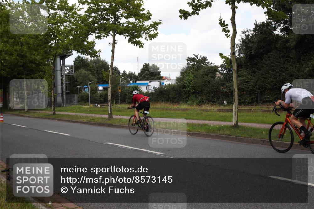 10.08.2025 - GEWOBA Citytriathlon Bremen Yannick Fuchs http://msf.ph/oto/8573145 10.08.2025 13:00:03 Radfahren 614, 623, 628, 652, 698, 803, 835, 848, 871, 889, 934, 983, 1002, 1012, 1022, 1030 meine-sportfotos.de