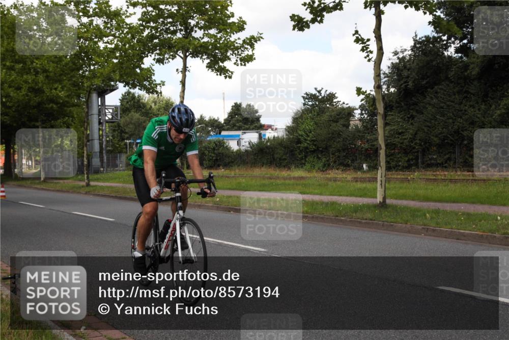 10.08.2025 - GEWOBA Citytriathlon Bremen Yannick Fuchs http://msf.ph/oto/8573194 10.08.2025 13:01:22 Radfahren 800, 816, 829, 837, 926, 1001 meine-sportfotos.de