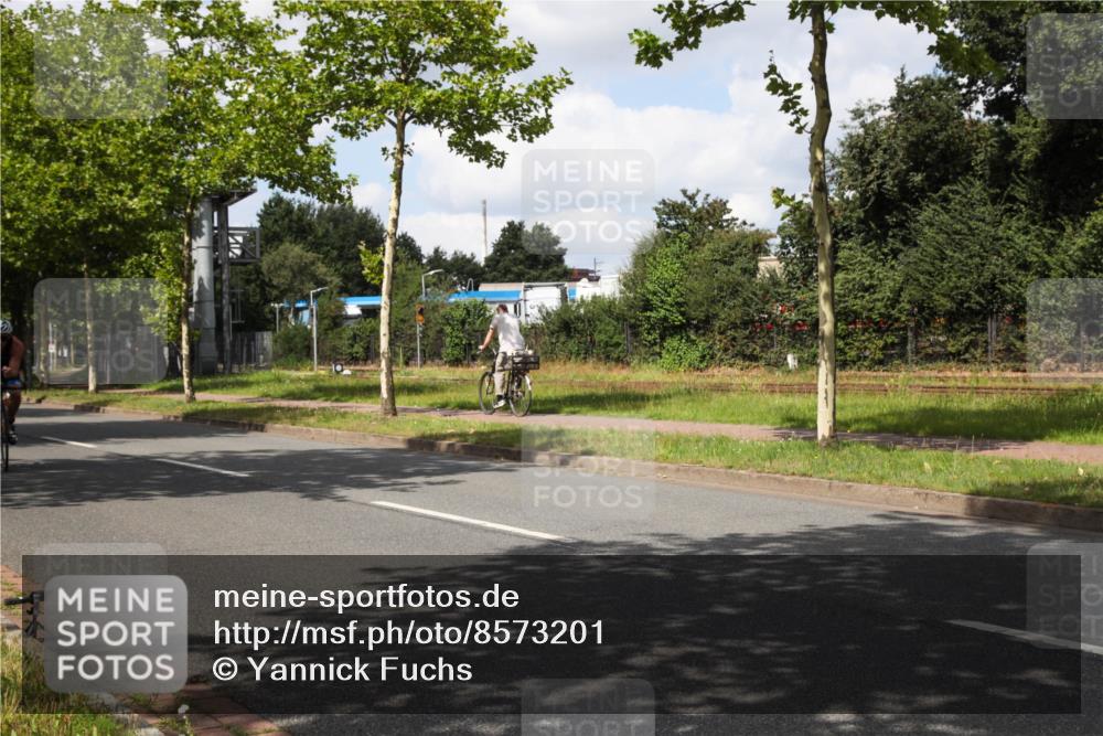 10.08.2025 - GEWOBA Citytriathlon Bremen Yannick Fuchs http://msf.ph/oto/8573201 10.08.2025 13:01:38 Radfahren 608, 663, 703, 716, 754, 800, 816, 819, 828, 851, 923 meine-sportfotos.de