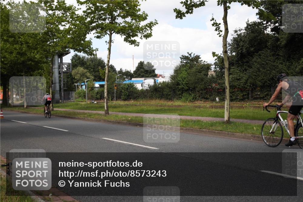 10.08.2025 - GEWOBA Citytriathlon Bremen Yannick Fuchs http://msf.ph/oto/8573243 10.08.2025 13:02:10 Radfahren 586, 731, 842, 1011 meine-sportfotos.de