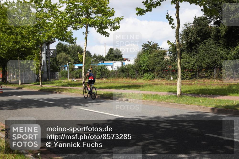 10.08.2025 - GEWOBA Citytriathlon Bremen Yannick Fuchs http://msf.ph/oto/8573285 10.08.2025 13:02:41 Radfahren 647, 661, 712, 911, 955 meine-sportfotos.de