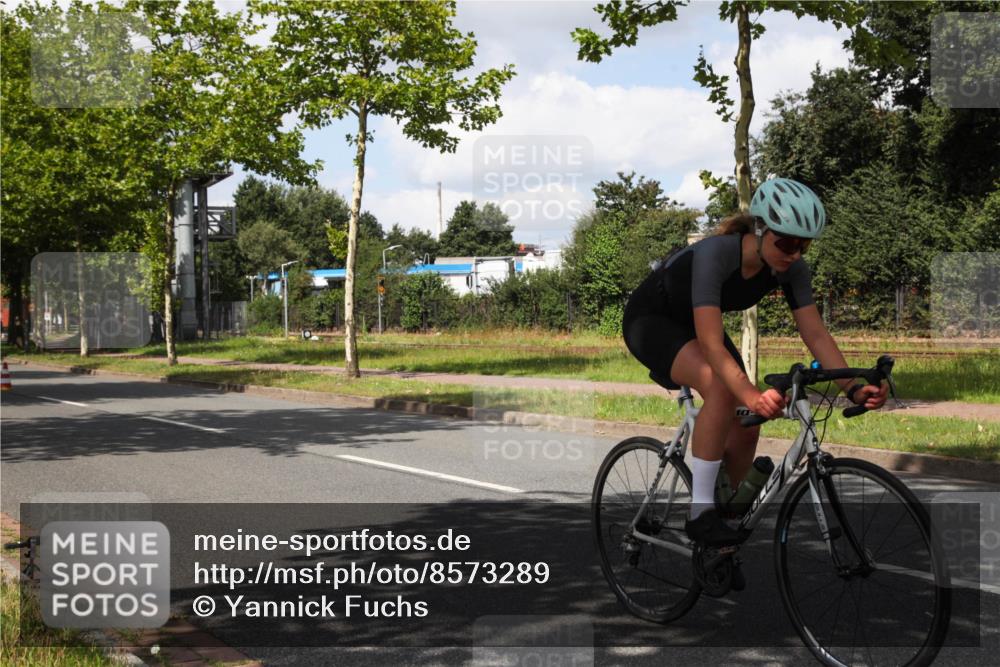 10.08.2025 - GEWOBA Citytriathlon Bremen Yannick Fuchs http://msf.ph/oto/8573289 10.08.2025 13:02:48 Radfahren 647, 661, 712, 911, 955, 1020 meine-sportfotos.de