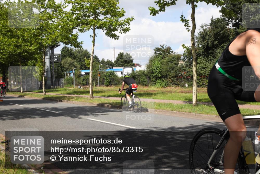10.08.2025 - GEWOBA Citytriathlon Bremen Yannick Fuchs http://msf.ph/oto/8573315 10.08.2025 13:03:05 Radfahren 651, 668, 693, 898, 945, 1020 meine-sportfotos.de