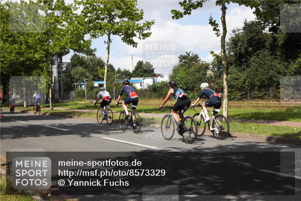 10.08.2025 - GEWOBA Citytriathlon Bremen Yannick Fuchs http://msf.ph/oto/8573329 10.08.2025 13:03:16 Radfahren 633, 651, 668, 693, 727, 748, 898, 945, 954 meine-sportfotos.de