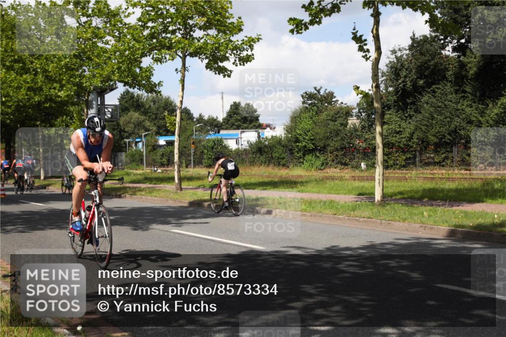 10.08.2025 - GEWOBA Citytriathlon Bremen Yannick Fuchs http://msf.ph/oto/8573334 10.08.2025 13:03:18 Radfahren 633, 651, 668, 693, 727, 748, 898, 945, 954 meine-sportfotos.de
