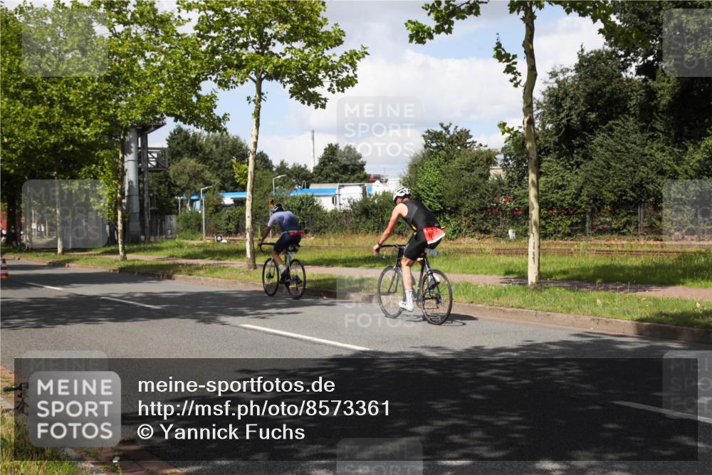 10.08.2025 - GEWOBA Citytriathlon Bremen Yannick Fuchs http://msf.ph/oto/8573361 10.08.2025 13:03:33 Radfahren 633, 727, 748, 812, 823, 925, 954 meine-sportfotos.de