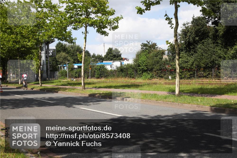 10.08.2025 - GEWOBA Citytriathlon Bremen Yannick Fuchs http://msf.ph/oto/8573408 10.08.2025 13:03:49 Radfahren 574, 676, 685, 753, 812, 823, 908, 925, 965, 1007 meine-sportfotos.de