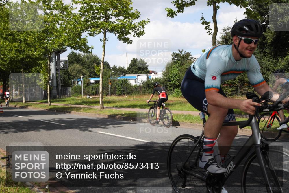 10.08.2025 - GEWOBA Citytriathlon Bremen Yannick Fuchs http://msf.ph/oto/8573413 10.08.2025 13:03:50 Radfahren 574, 676, 685, 753, 812, 823, 908, 965, 1007 meine-sportfotos.de