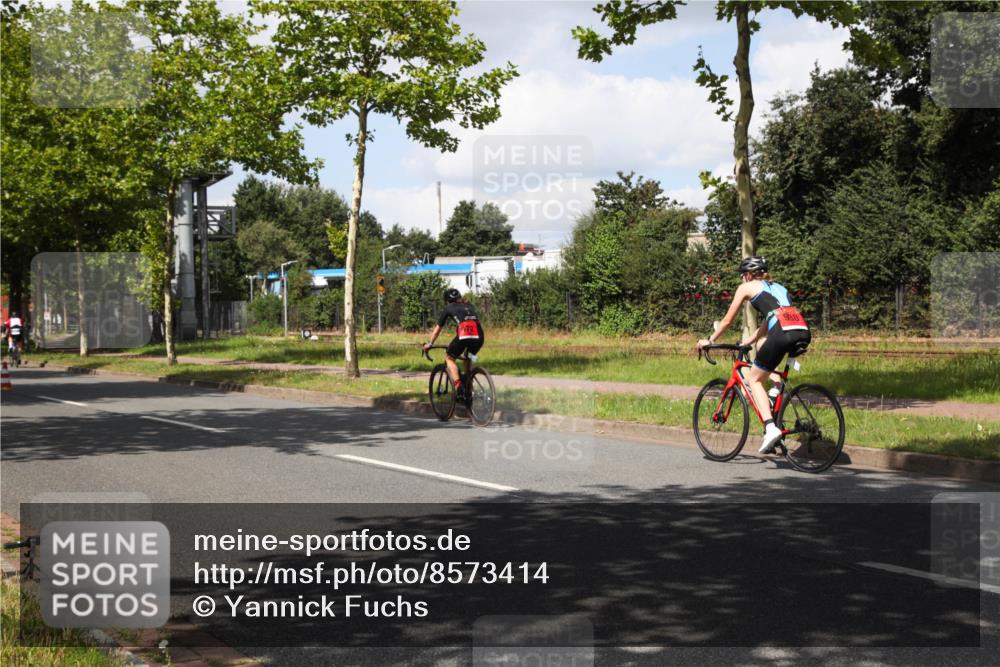 10.08.2025 - GEWOBA Citytriathlon Bremen Yannick Fuchs http://msf.ph/oto/8573414 10.08.2025 13:03:51 Radfahren 574, 676, 685, 753, 812, 823, 908, 965, 1007 meine-sportfotos.de
