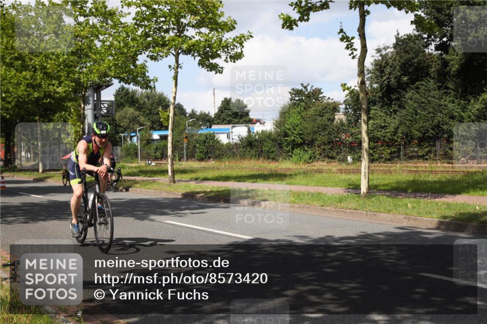 10.08.2025 - GEWOBA Citytriathlon Bremen Yannick Fuchs http://msf.ph/oto/8573420 10.08.2025 13:03:52 Radfahren 574, 576, 676, 685, 753, 812, 823, 908, 965, 1007 meine-sportfotos.de