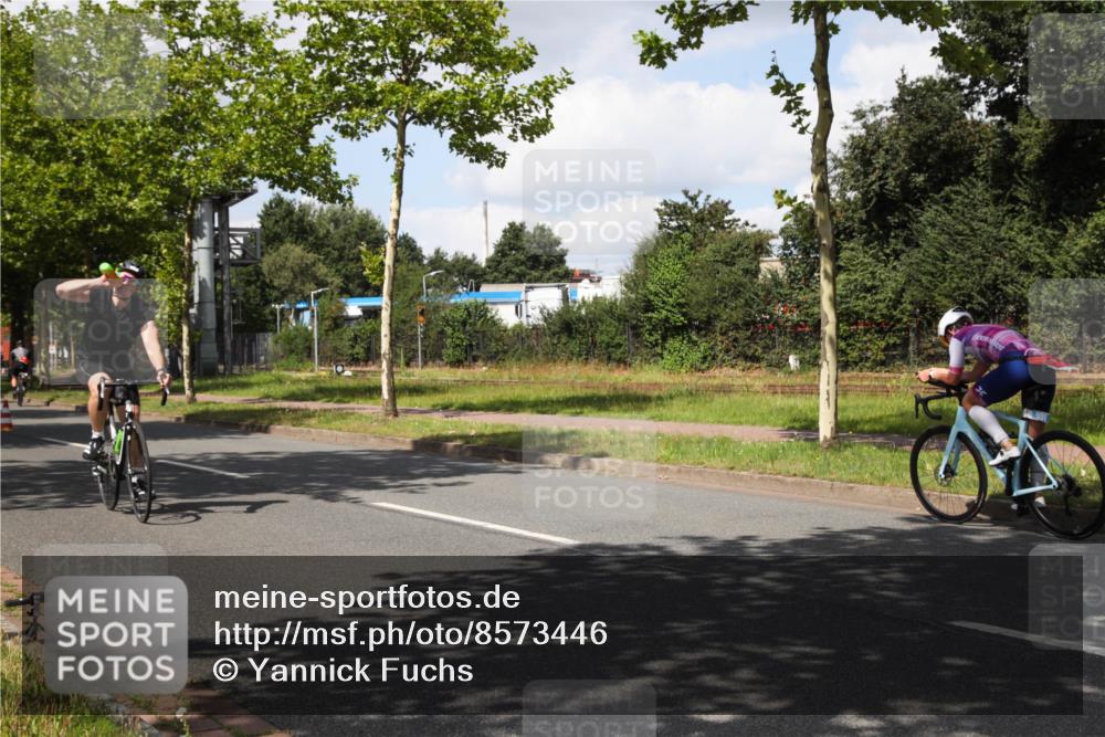 10.08.2025 - GEWOBA Citytriathlon Bremen Yannick Fuchs http://msf.ph/oto/8573446 10.08.2025 13:04:00 Radfahren 574, 576, 605, 625, 676, 685, 697, 753, 760, 786, 908, 946, 963, 965, 1007 meine-sportfotos.de