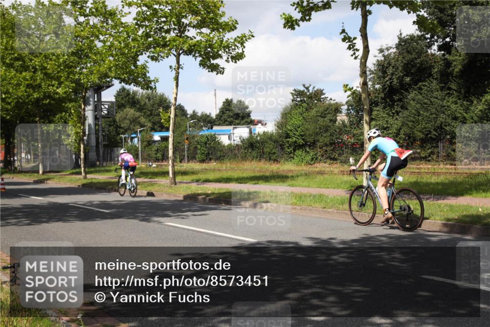 10.08.2025 - GEWOBA Citytriathlon Bremen Yannick Fuchs http://msf.ph/oto/8573451 10.08.2025 13:04:02 Radfahren 574, 576, 605, 625, 640, 676, 685, 697, 760, 769, 786, 908, 946, 963, 965, 1007, 1036 meine-sportfotos.de