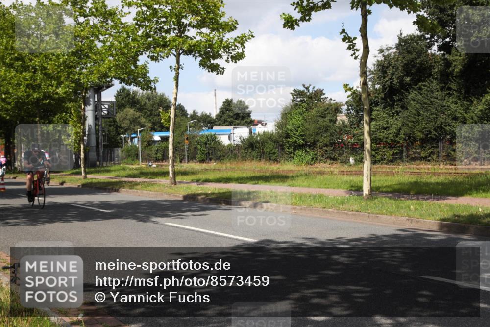 10.08.2025 - GEWOBA Citytriathlon Bremen Yannick Fuchs http://msf.ph/oto/8573459 10.08.2025 13:04:04 Radfahren 574, 576, 605, 625, 640, 676, 685, 697, 760, 769, 786, 908, 946, 963, 965, 1007, 1013, 1036 meine-sportfotos.de