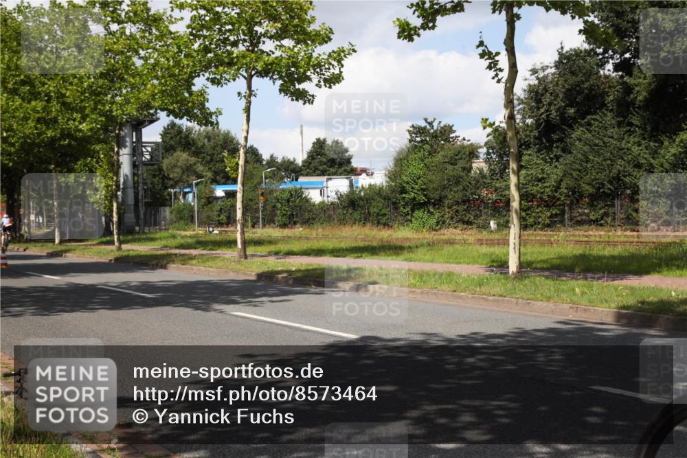 10.08.2025 - GEWOBA Citytriathlon Bremen Yannick Fuchs http://msf.ph/oto/8573464 10.08.2025 13:04:06 Radfahren 574, 576, 605, 625, 640, 676, 685, 697, 760, 769, 786, 946, 960, 963, 965, 1013, 1036 meine-sportfotos.de