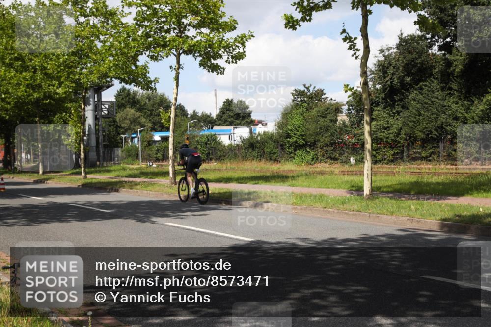 10.08.2025 - GEWOBA Citytriathlon Bremen Yannick Fuchs http://msf.ph/oto/8573471 10.08.2025 13:04:08 Radfahren 574, 576, 605, 625, 640, 685, 697, 760, 769, 786, 946, 960, 963, 965, 1013, 1036 meine-sportfotos.de