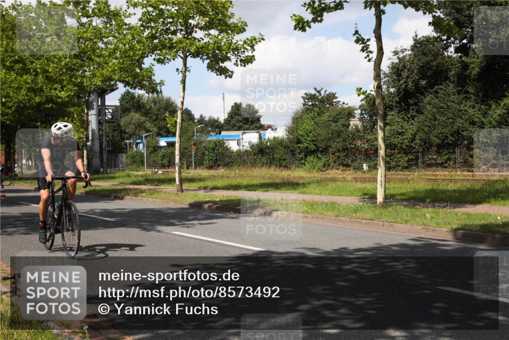 10.08.2025 - GEWOBA Citytriathlon Bremen Yannick Fuchs http://msf.ph/oto/8573492 10.08.2025 13:04:13 Radfahren 576, 605, 625, 640, 697, 760, 769, 786, 799, 946, 960, 963, 1013, 1036 meine-sportfotos.de