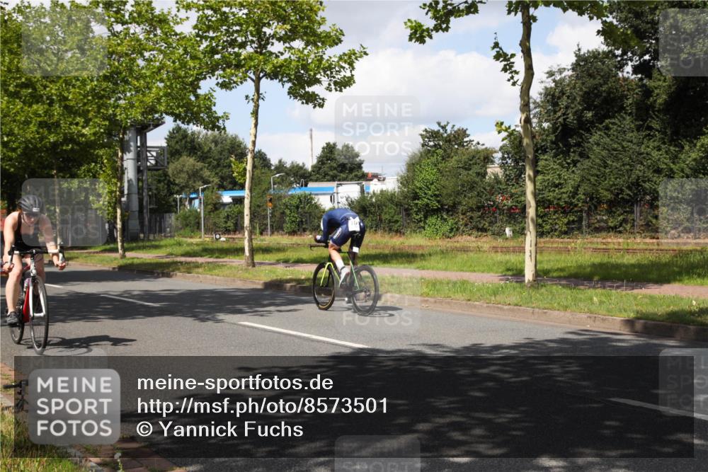 10.08.2025 - GEWOBA Citytriathlon Bremen Yannick Fuchs http://msf.ph/oto/8573501 10.08.2025 13:04:16 Radfahren 576, 605, 625, 640, 674, 697, 760, 769, 786, 799, 946, 960, 963, 1013, 1036 meine-sportfotos.de