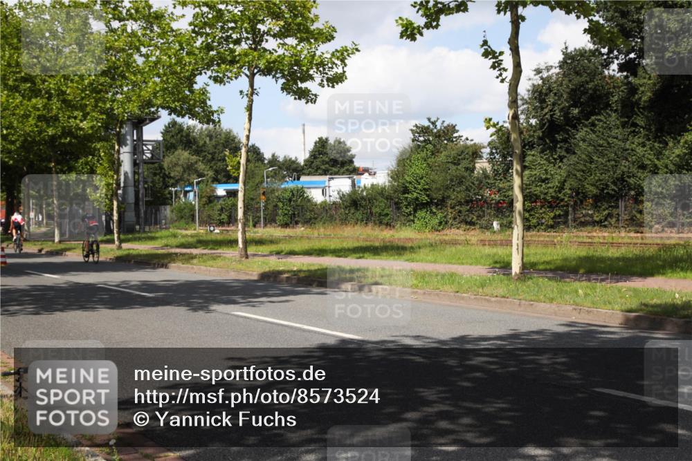 10.08.2025 - GEWOBA Citytriathlon Bremen Yannick Fuchs http://msf.ph/oto/8573524 10.08.2025 13:04:22 Radfahren 640, 674, 697, 751, 760, 769, 786, 799, 875, 946, 960, 963, 1013, 1036 meine-sportfotos.de