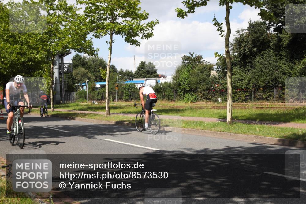 10.08.2025 - GEWOBA Citytriathlon Bremen Yannick Fuchs http://msf.ph/oto/8573530 10.08.2025 13:04:25 Radfahren 583, 640, 674, 675, 751, 760, 769, 799, 808, 875, 939, 960, 1013, 1036 meine-sportfotos.de