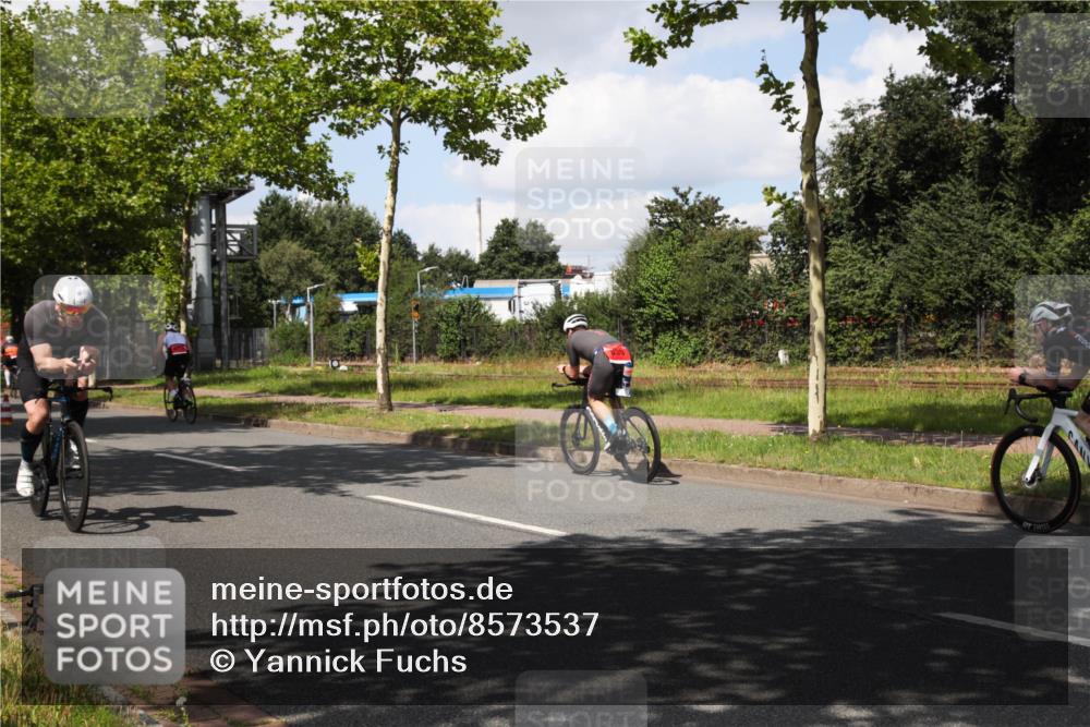 10.08.2025 - GEWOBA Citytriathlon Bremen Yannick Fuchs http://msf.ph/oto/8573537 10.08.2025 13:04:27 Radfahren 583, 674, 675, 751, 769, 799, 808, 875, 939, 960, 1013, 1036 meine-sportfotos.de