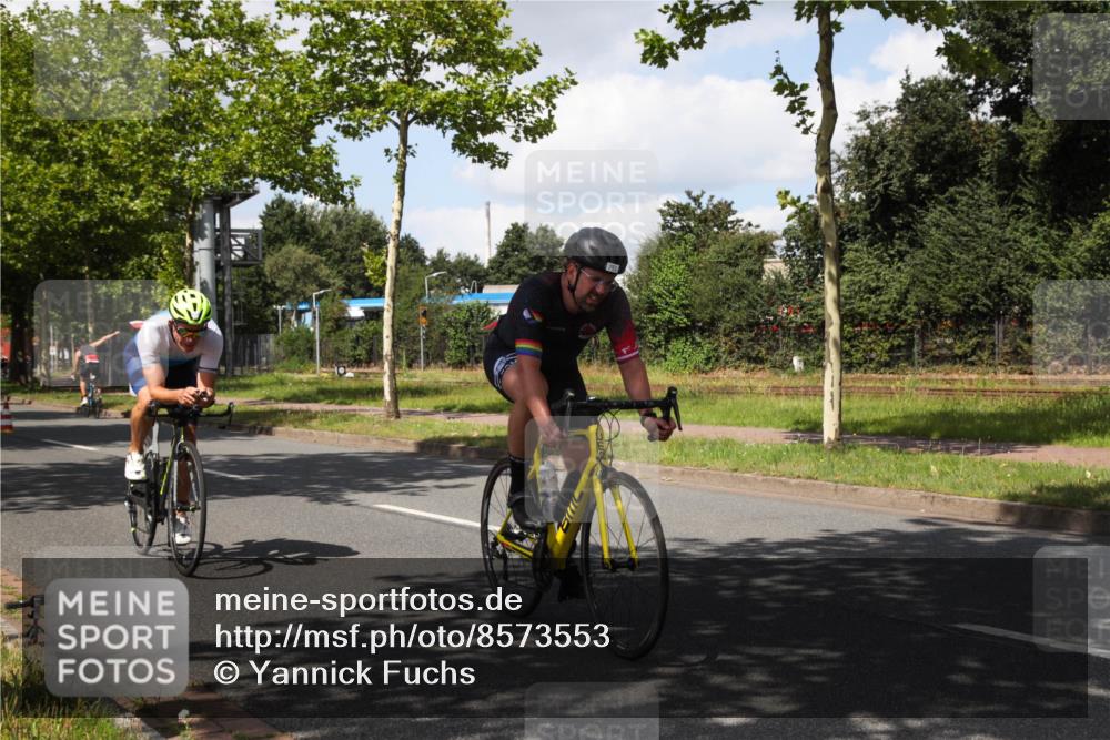 10.08.2025 - GEWOBA Citytriathlon Bremen Yannick Fuchs http://msf.ph/oto/8573553 10.08.2025 13:04:31 Radfahren 583, 674, 675, 751, 799, 808, 875, 939 meine-sportfotos.de