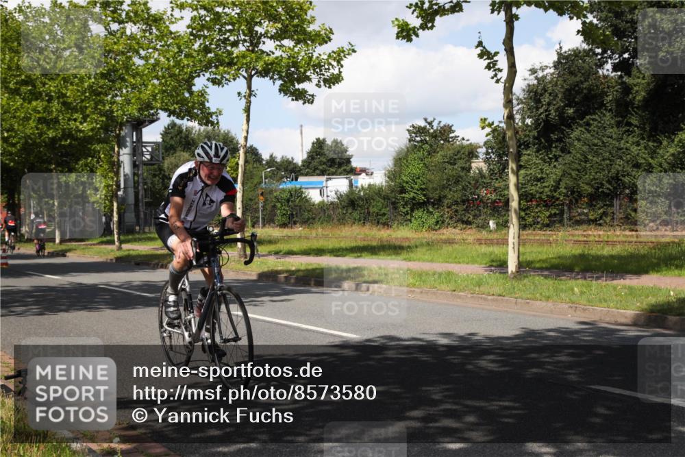 10.08.2025 - GEWOBA Citytriathlon Bremen Yannick Fuchs http://msf.ph/oto/8573580 10.08.2025 13:04:49 Radfahren 583, 590, 629, 675, 745, 909, 929, 930, 939, 951 meine-sportfotos.de