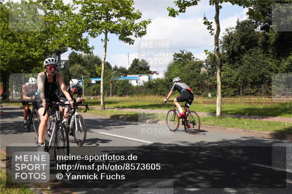 10.08.2025 - GEWOBA Citytriathlon Bremen Yannick Fuchs http://msf.ph/oto/8573605 10.08.2025 13:05:20 Radfahren 587, 622, 641, 659, 884, 916, 928, 943, 958 meine-sportfotos.de