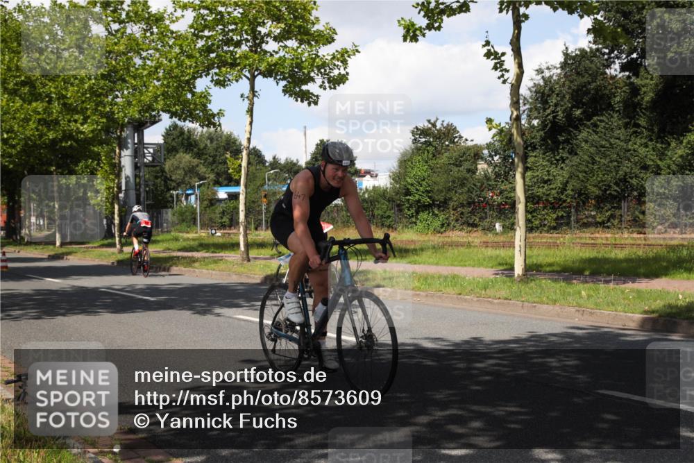 10.08.2025 - GEWOBA Citytriathlon Bremen Yannick Fuchs http://msf.ph/oto/8573609 10.08.2025 13:05:21 Radfahren 587, 622, 641, 659, 884, 916, 928, 943, 958 meine-sportfotos.de