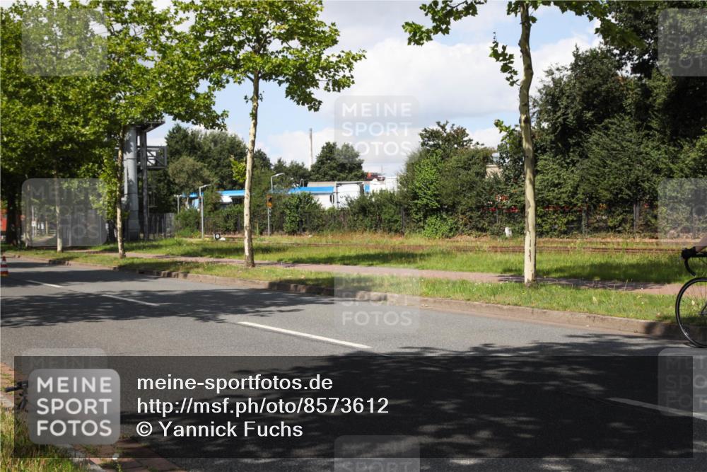 10.08.2025 - GEWOBA Citytriathlon Bremen Yannick Fuchs http://msf.ph/oto/8573612 10.08.2025 13:05:28 Radfahren 587, 615, 622, 627, 641, 659, 809, 876, 897, 943, 958 meine-sportfotos.de