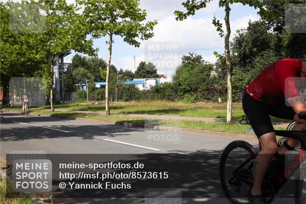10.08.2025 - GEWOBA Citytriathlon Bremen Yannick Fuchs http://msf.ph/oto/8573615 10.08.2025 13:05:35 Radfahren 615, 627, 641, 659, 746, 809, 876, 897, 943 meine-sportfotos.de