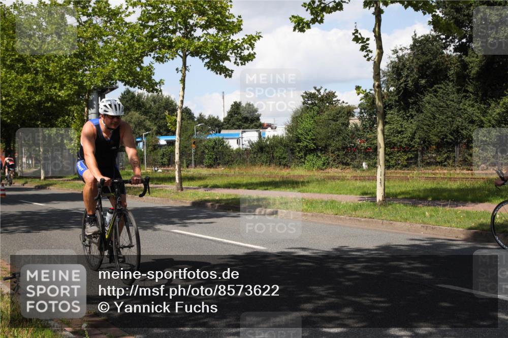 10.08.2025 - GEWOBA Citytriathlon Bremen Yannick Fuchs http://msf.ph/oto/8573622 10.08.2025 13:05:40 Radfahren 615, 616, 627, 659, 746, 809, 857, 876, 897 meine-sportfotos.de