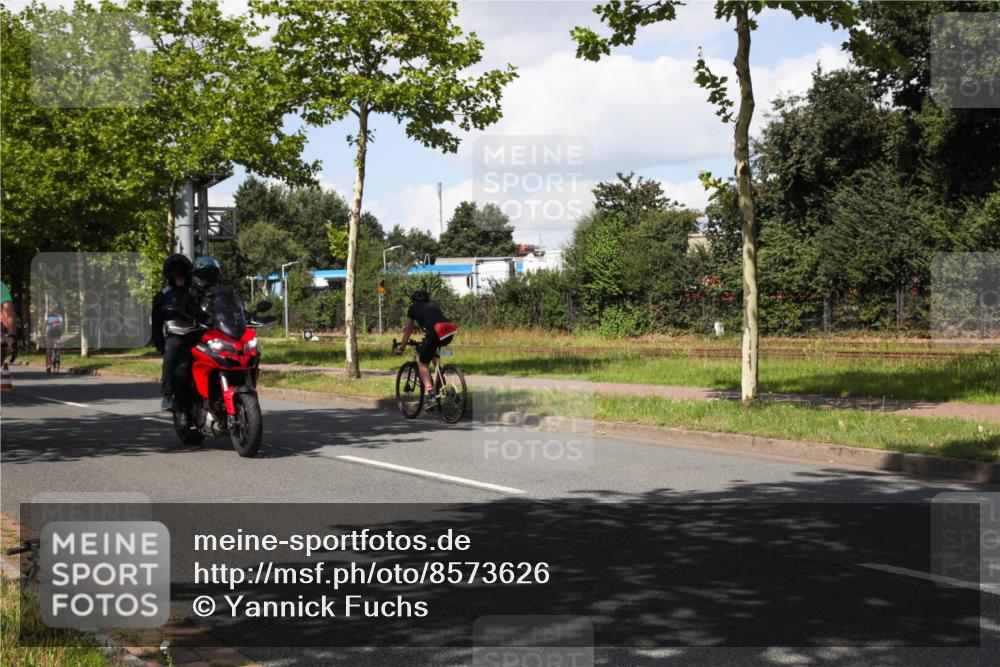 10.08.2025 - GEWOBA Citytriathlon Bremen Yannick Fuchs http://msf.ph/oto/8573626 10.08.2025 13:05:45 Radfahren 573, 615, 616, 627, 630, 746, 793, 809, 857, 876, 897, 981 meine-sportfotos.de